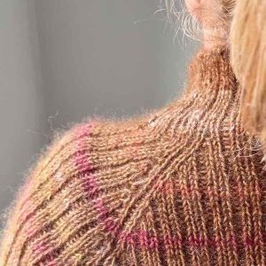 Felicity Blouse multifarvet (korte ærmer) fra Ãnling, No 4 + silk mohair strikkekit